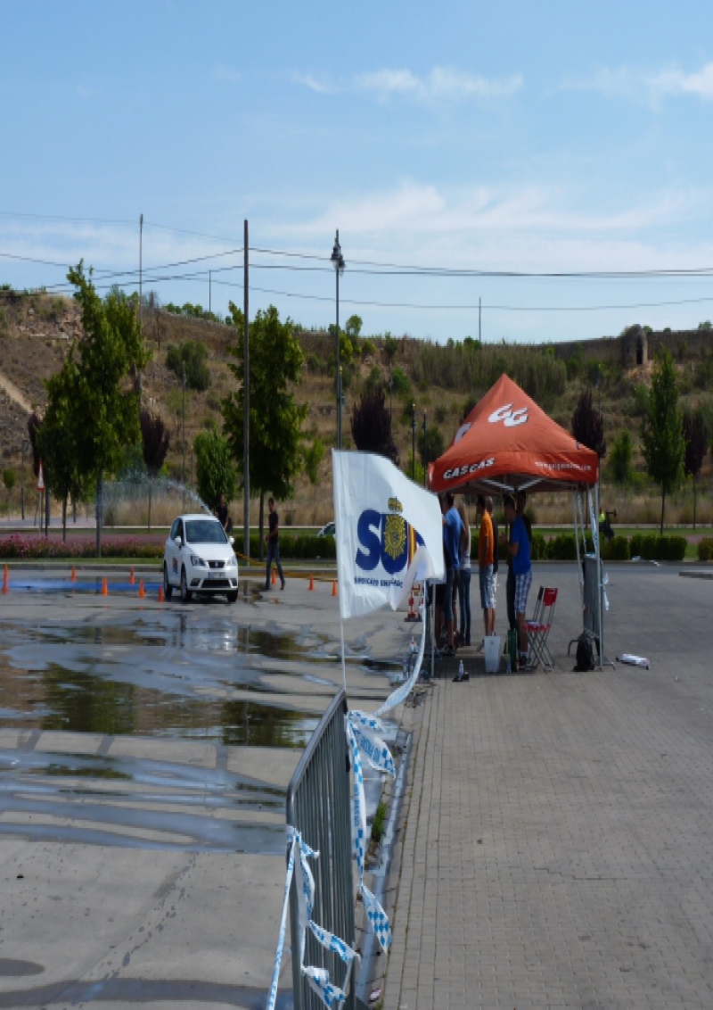 CURSO DE TECNICAS DE CONDUCCION POLICIAL Y DEFENSIVA