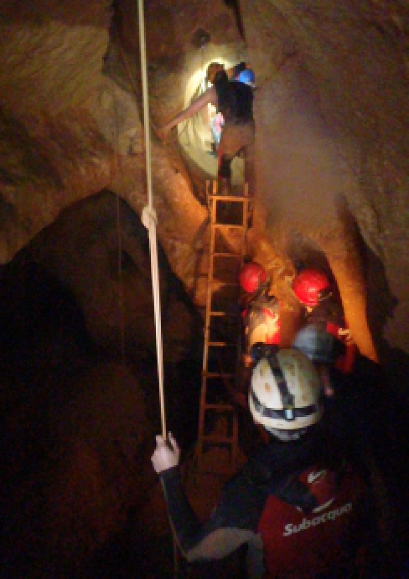 XII Jornada Espeleologia en Cueva Urbana